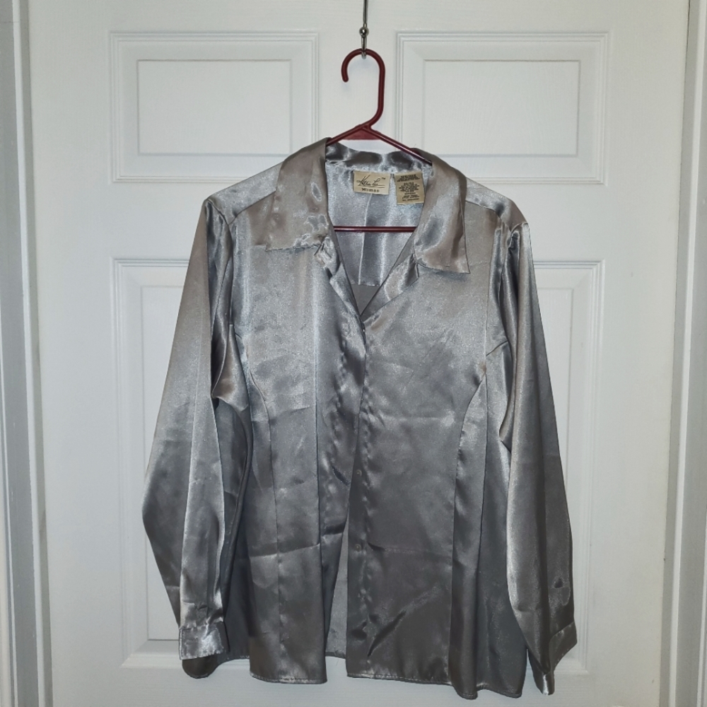 Satin long sleeve shirt sz 18/20W